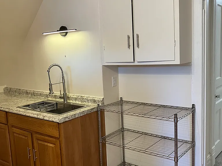 28 Pomona Pl #2 — Photo 26