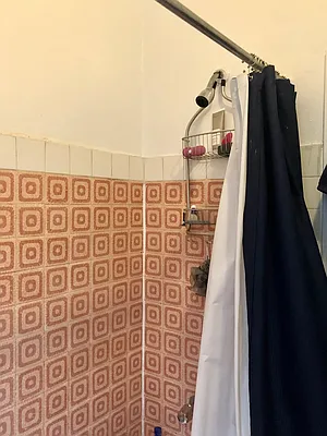 Rented by LJ Sloane Management | media 28