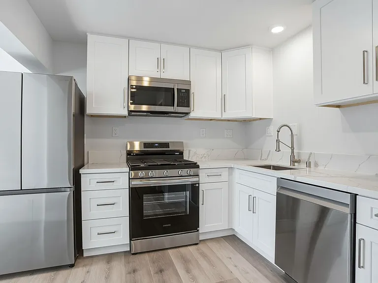 501 N. Ditmar — Photo 20