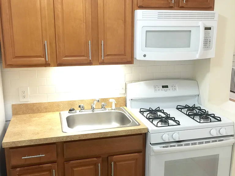 Washington Heights Apartments — Photo 2