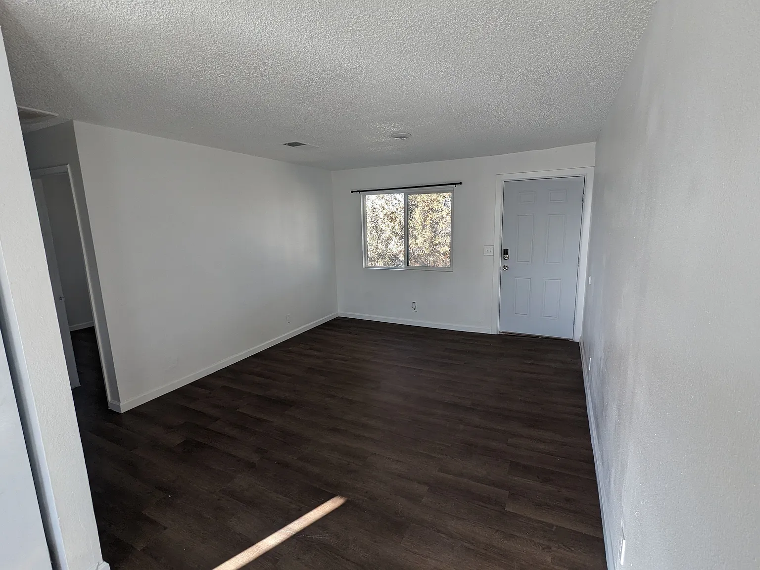 1 bed, 1.0 bath, $1,000 — Photo 2
