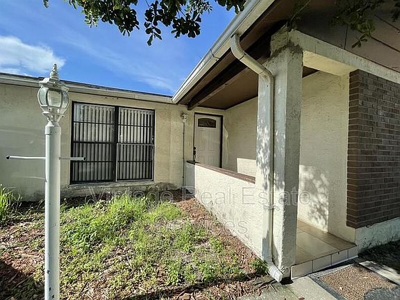 3rd image of 10205 Vista Cove Ct
