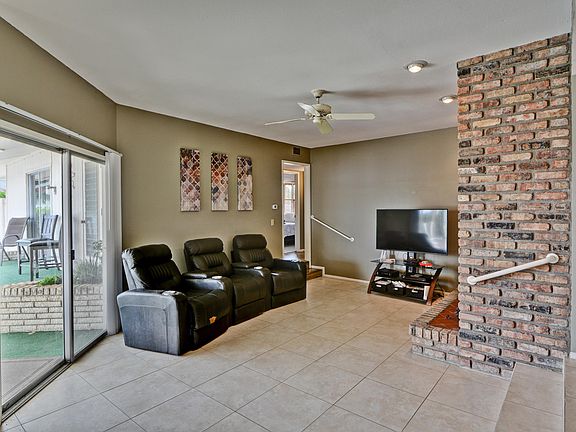 4th image of 10907 W Tropicana Cir