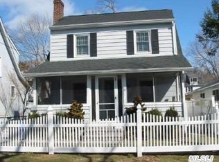 11 Locust Ave, Bayville, NY 11709