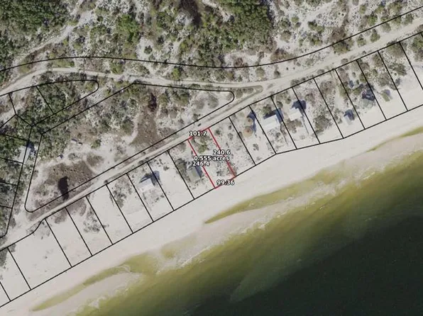 752 Gulf Shore Dr, Carrabelle, FL 32322