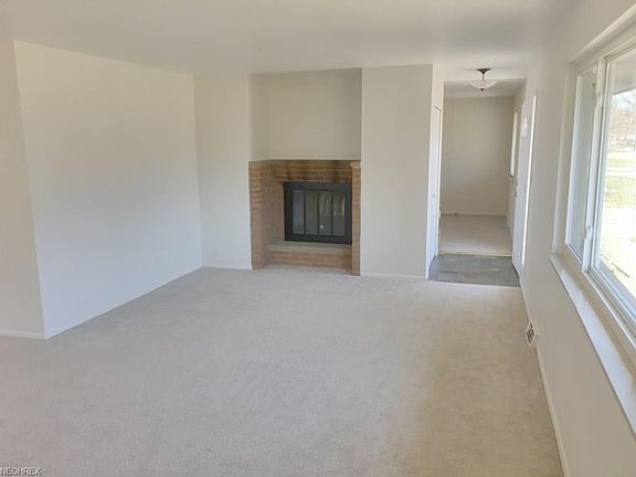 2nd image of 418 Steven Blvd