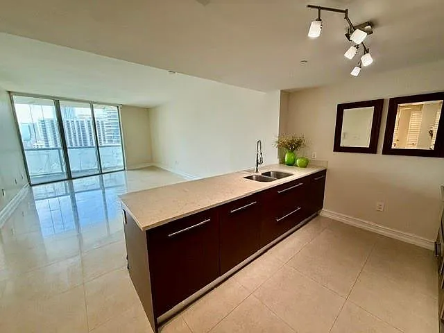 Icon Brickell Tower 1 — Photo 4