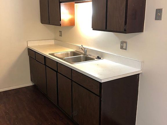 5th image of 23205 Beechwood Ave #11-V