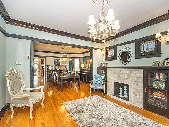 3rd image of 4715 W Wrightwood Ave
