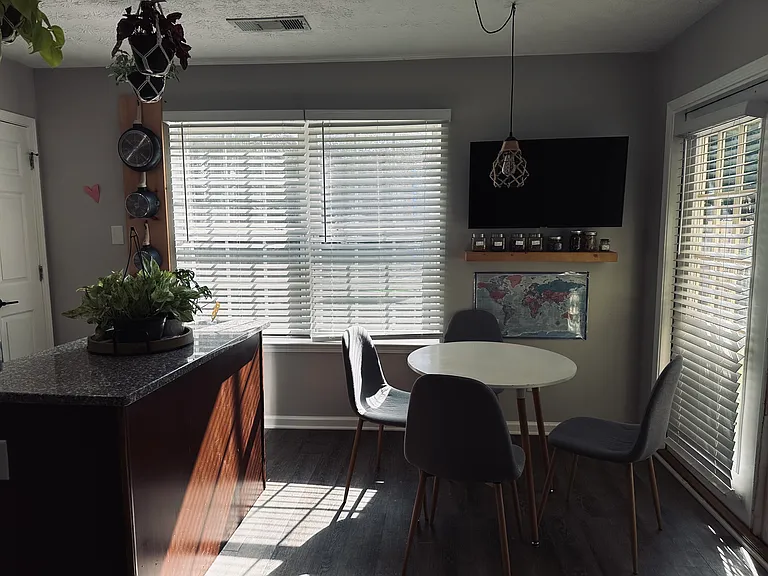 208 Oak Grove Way — Photo 8