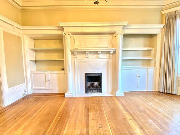 2nd image of 2433 Franklin St APT 6