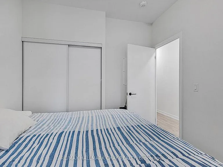 2300 Saint Clair Ave W #110 — Photo 23