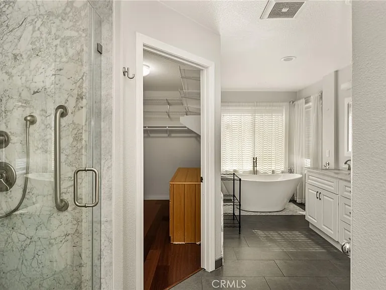 4867 Tremezzo Dr — Photo 30