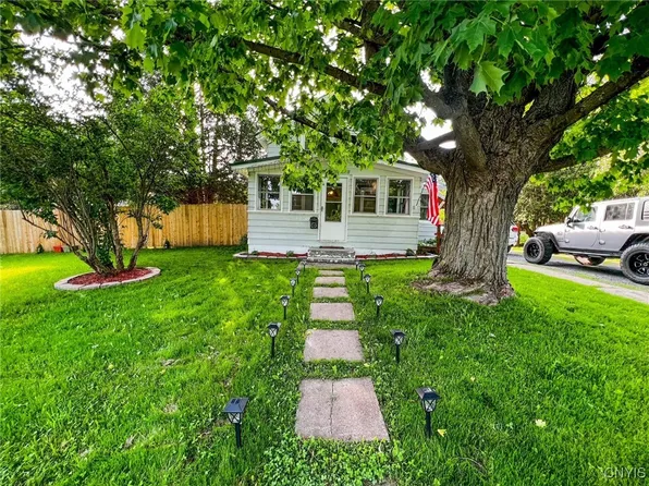38 Liberty St, Carthage, NY 13619