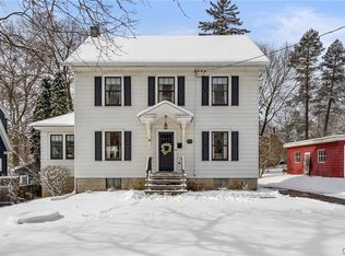 212 Cornwall Dr, Syracuse, NY 13214