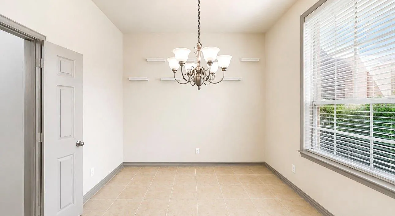 3 bed, 2.0 bath, 2196 sqft, $2,675 — Photo 3