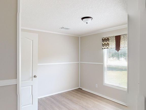 3rd image of 2417 Jasmine Ave