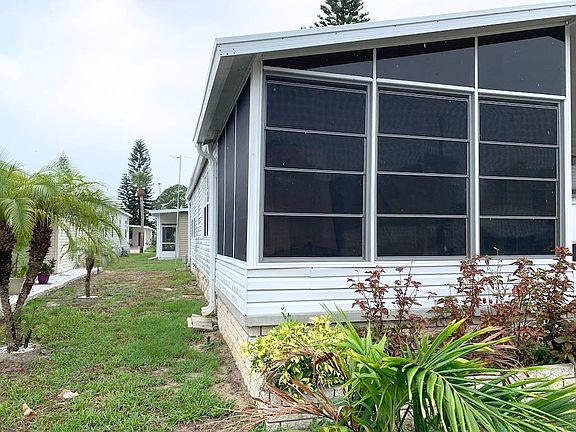 3rd image of 831 Egret Ln
