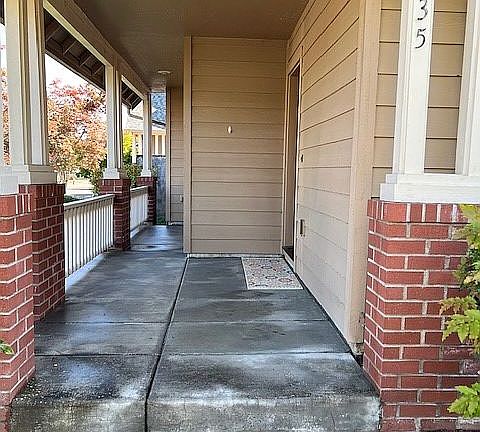 FRONT PORCH/ENTRY