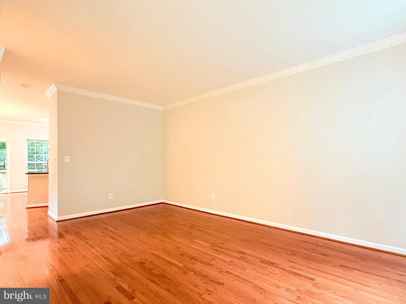 2 bed, 3.5 bath, 1702 sqft, $3,500 — Photo 4