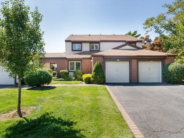 1102 Gotham Path, Saint James, NY 11780