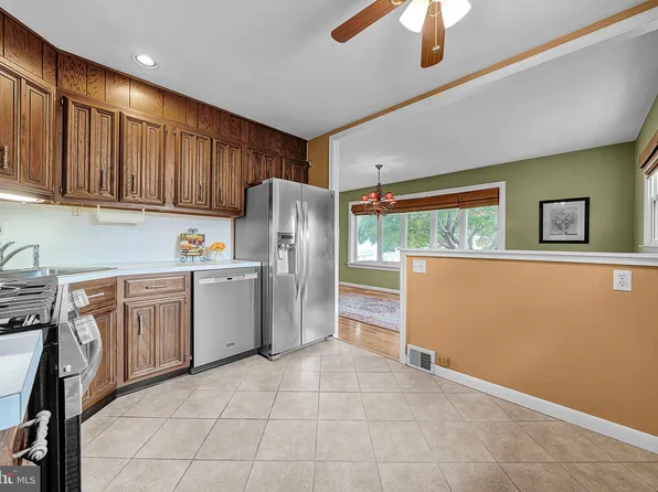 1057 Surrey Rd, Philadelphia, PA 19115