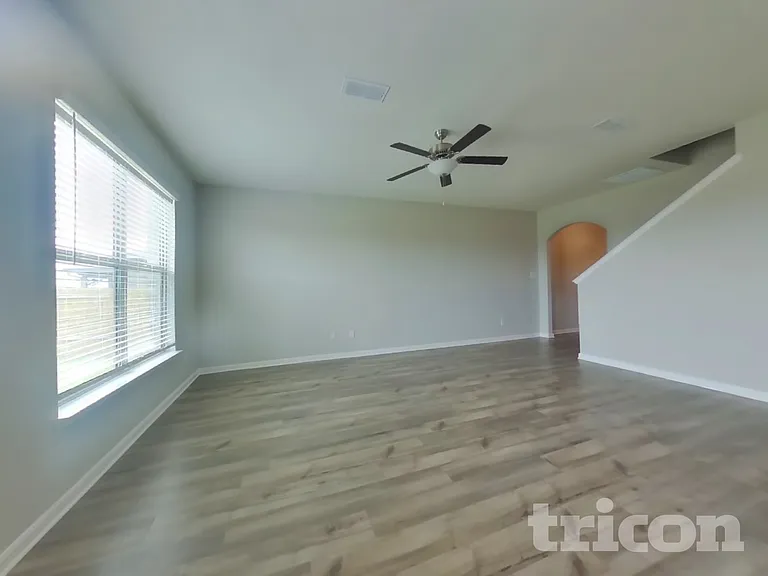 227 Drifter Dr — Photo 3