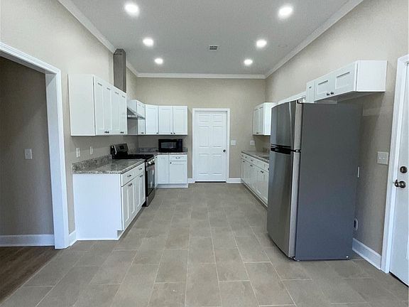 2nd image of 507 4th St NE