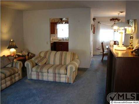 3rd image of 3 Hampshire La
