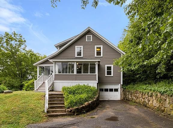 3rd image of 25 Sherburne Rd