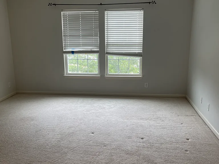989 Onyx St — Photo 8