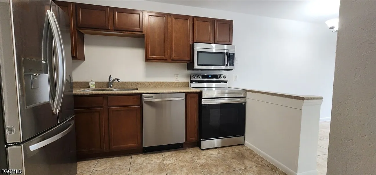 1 bed, 1.0 bath, 700 sqft, $1,050 — Photo 3