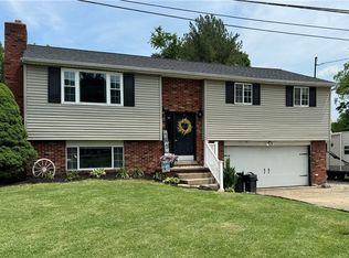 37 Oak Acres Cir, Washington, WV 26181