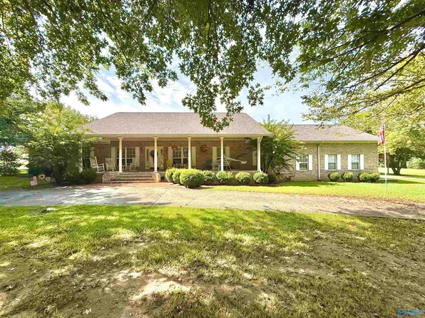 920 Wolf Creek Dr, Albertville, AL 35951