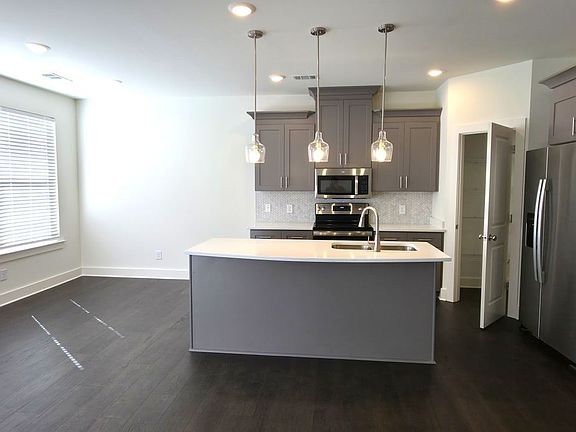 5th image of 134 Auburn Woods Dr