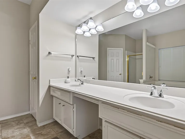 5911 Indian Hills Ln — Photo 13