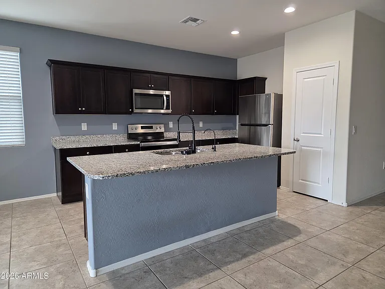 24673 N Alfalfa Dr — Photo 5