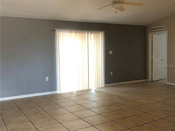3rd image of 144 Hollyhock Ct