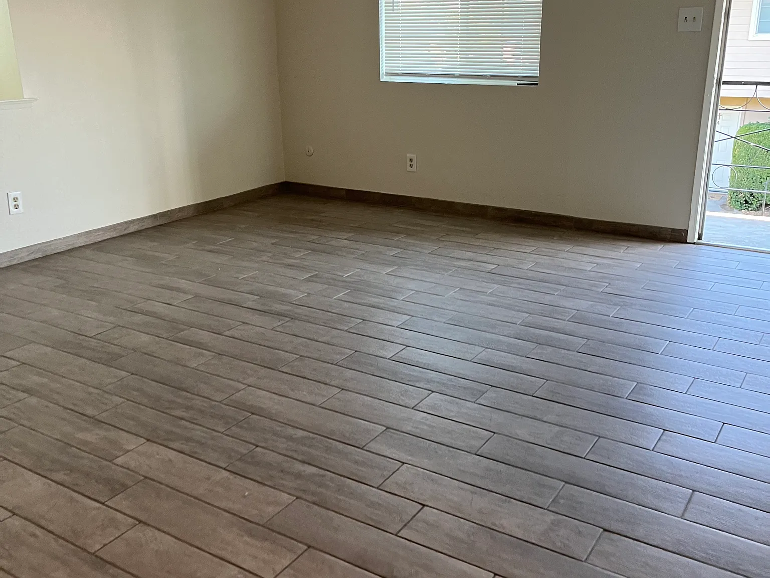 2 bed, 800 sqft, $1,400 — Photo 1