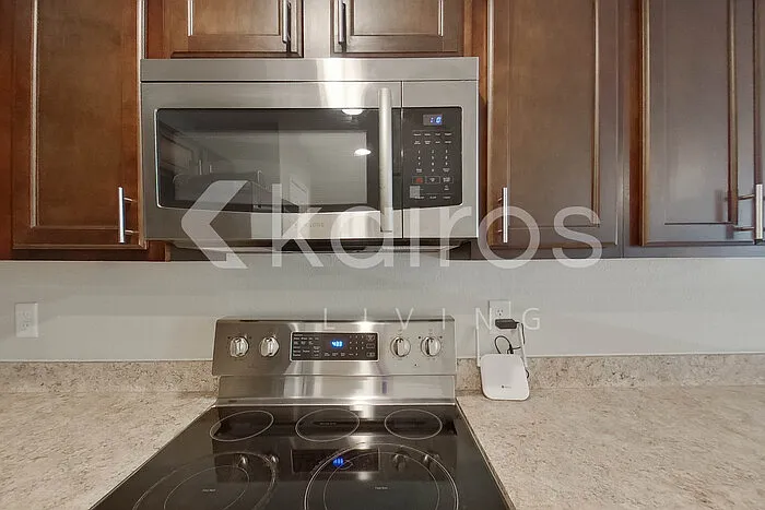 1349 Mull St — Photo 8