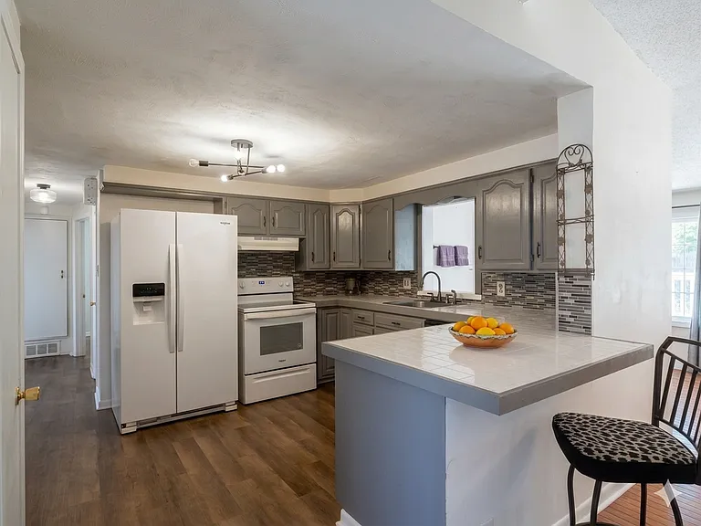 36 Oconnell St — Photo 2