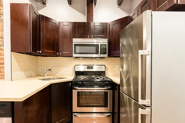 Rented by Garfield Realty  | media 20