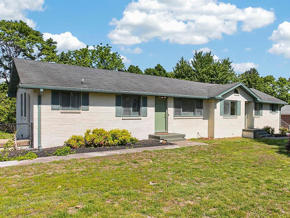 1st image of 218 Cumberland Cir #1