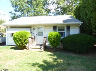 135 Lake Dr, Stanhope, NJ 07874