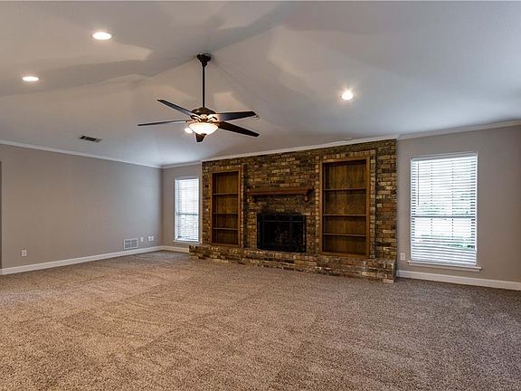 4th image of 2117 Newcastle Cir