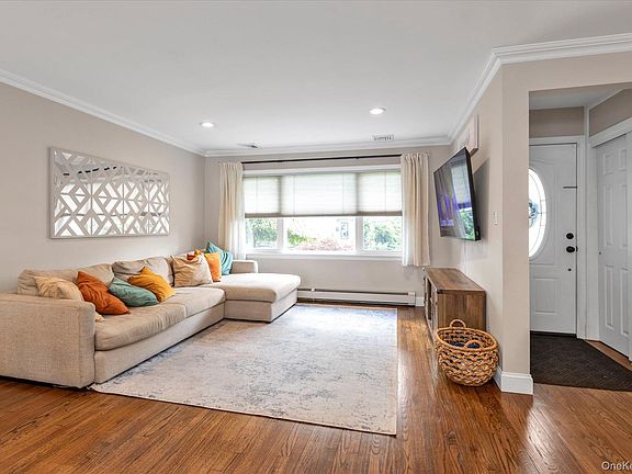 3rd image of 3727 Regent Lane