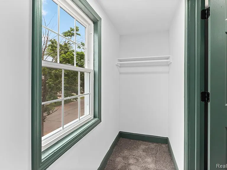 15781 Washburn St — Photo 11