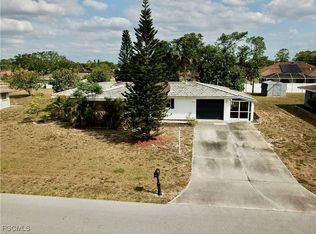 320 Hollywood St, Lehigh Acres, FL 33936
