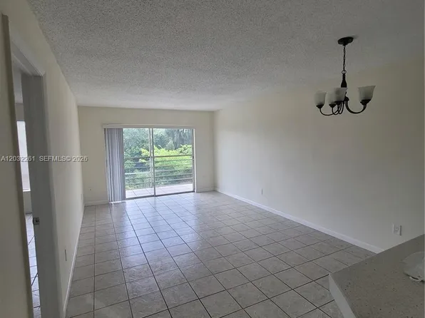 2800 NW 56th Ave APT E401, Lauderhill, FL 33313