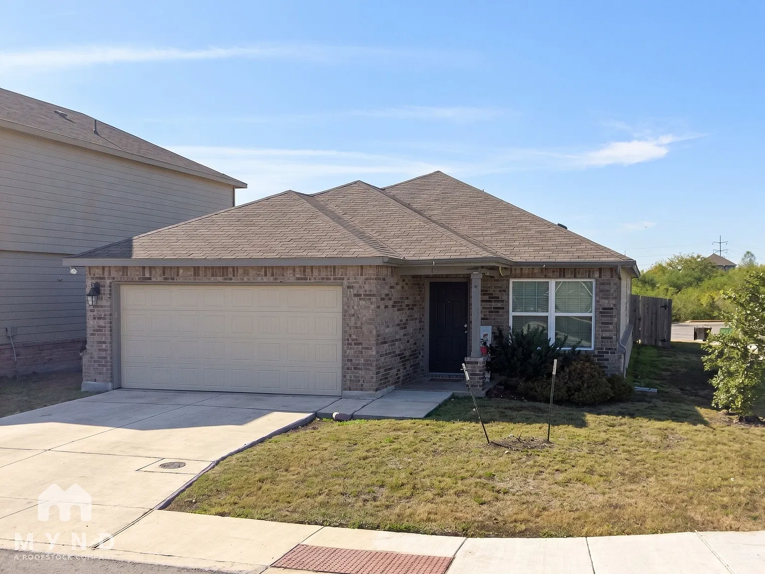 3 bed, 2.0 bath, 1642 sqft, $1,570 — Photo 1